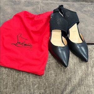 Christian Louboutin Black Textured Pointed Mesh Ankle-Strap Pumps Georgette 42